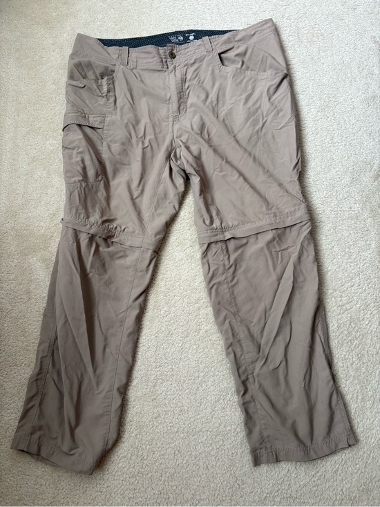 Mountain Hardwear Other - Mountain Hardwear beige khaki convertible utility cargo hiking pants sz 38 x 30